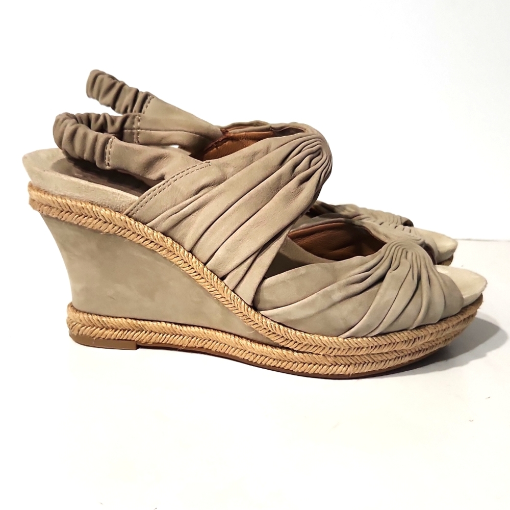 Earthies Leather Javea Slingback Wedge Comfort Sandals Light Khaki 9B EUC